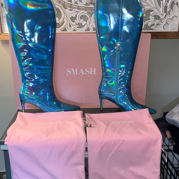 Smash KAY Womens Vegan Leather Holographic Cushioned Footbed Knee-High Boots NIB - Picture 3 of 12